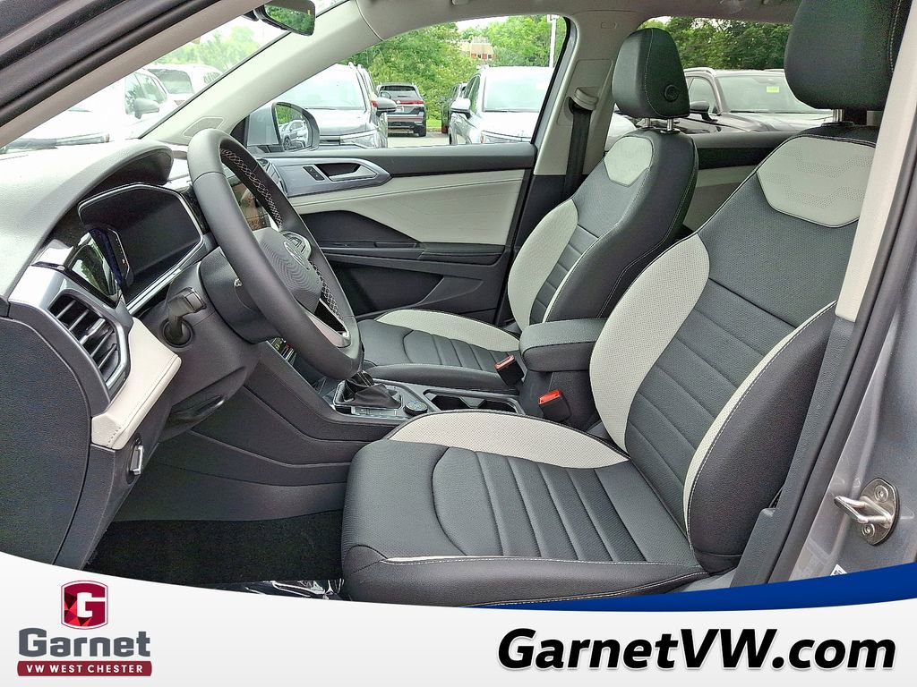 New 2025 Volkswagen Taos SEL image 7