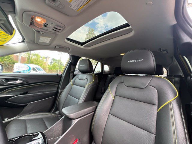Used 2025 Chevrolet Trax ACTIV w/ Sunroof Package FWD image 22