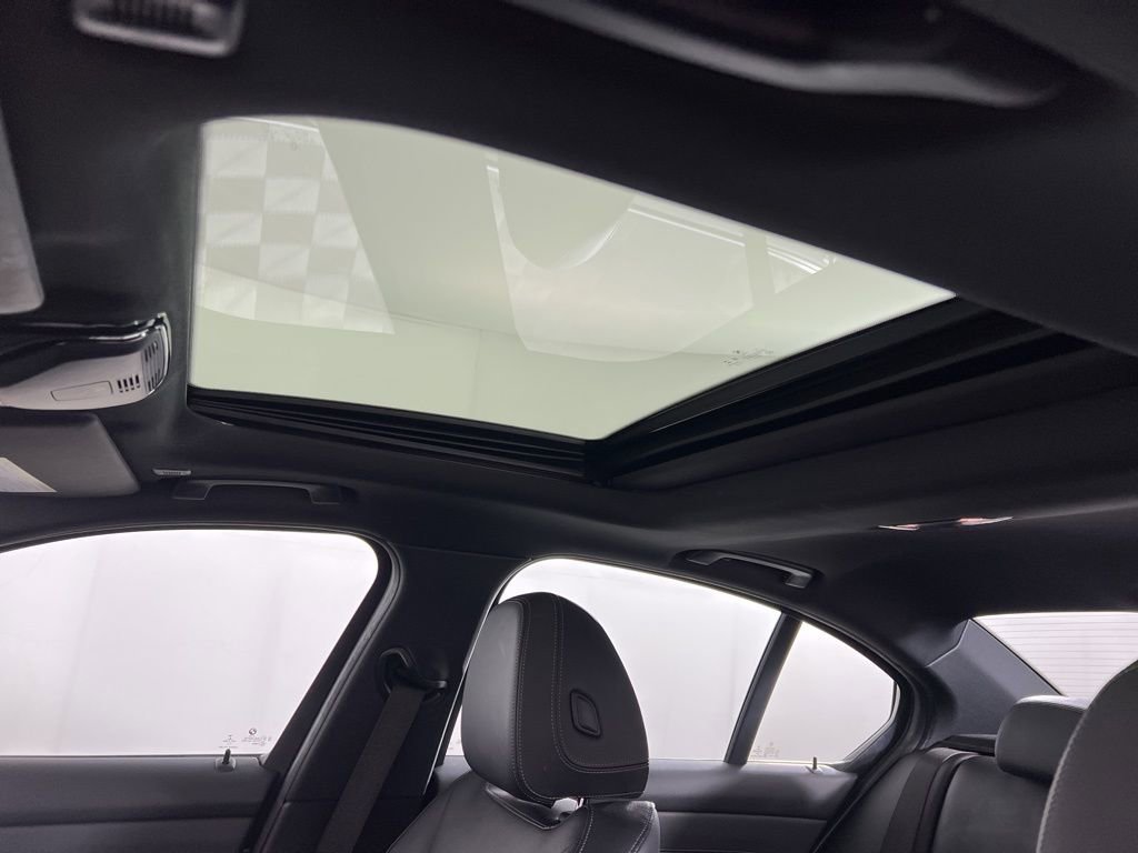 Used 2021 BMW 330i xDrive Sedan w/ Premium Package image 23