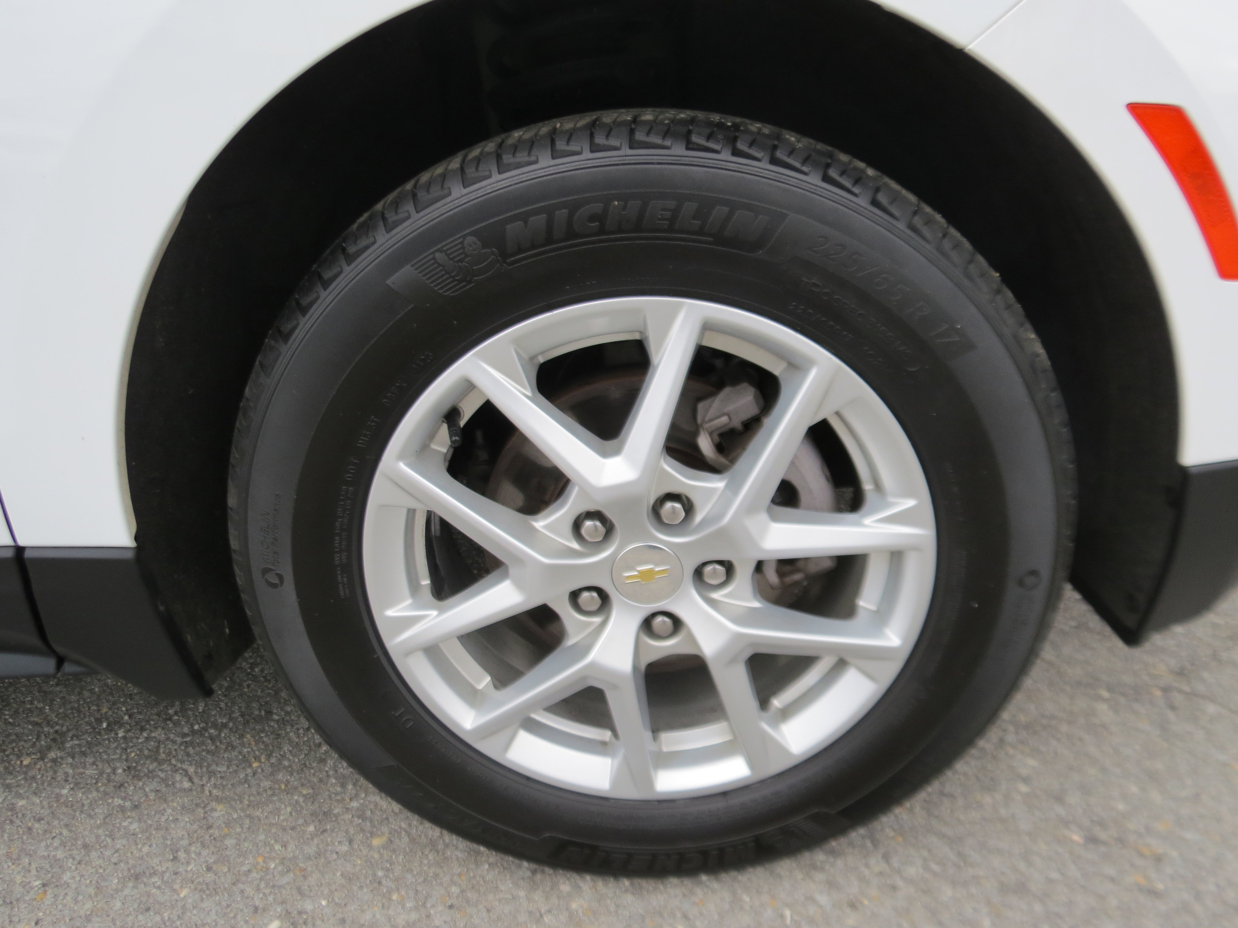 Used 2023 Chevrolet Equinox LT FWD image 10