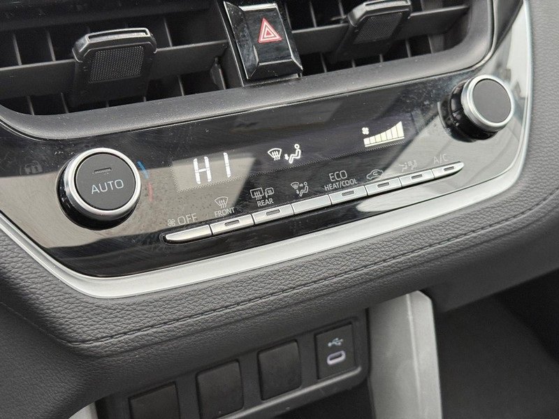 Used 2024 Toyota Corolla Cross LE image 28