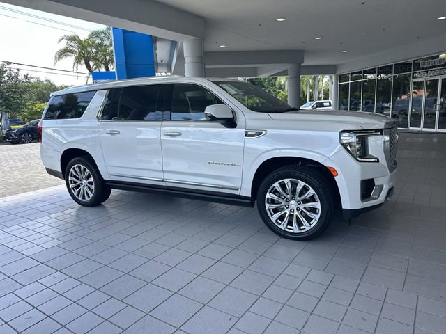 Used 2022 GMC Yukon XL Denali w/ Advanced Technology Package AWD/4WD image 34