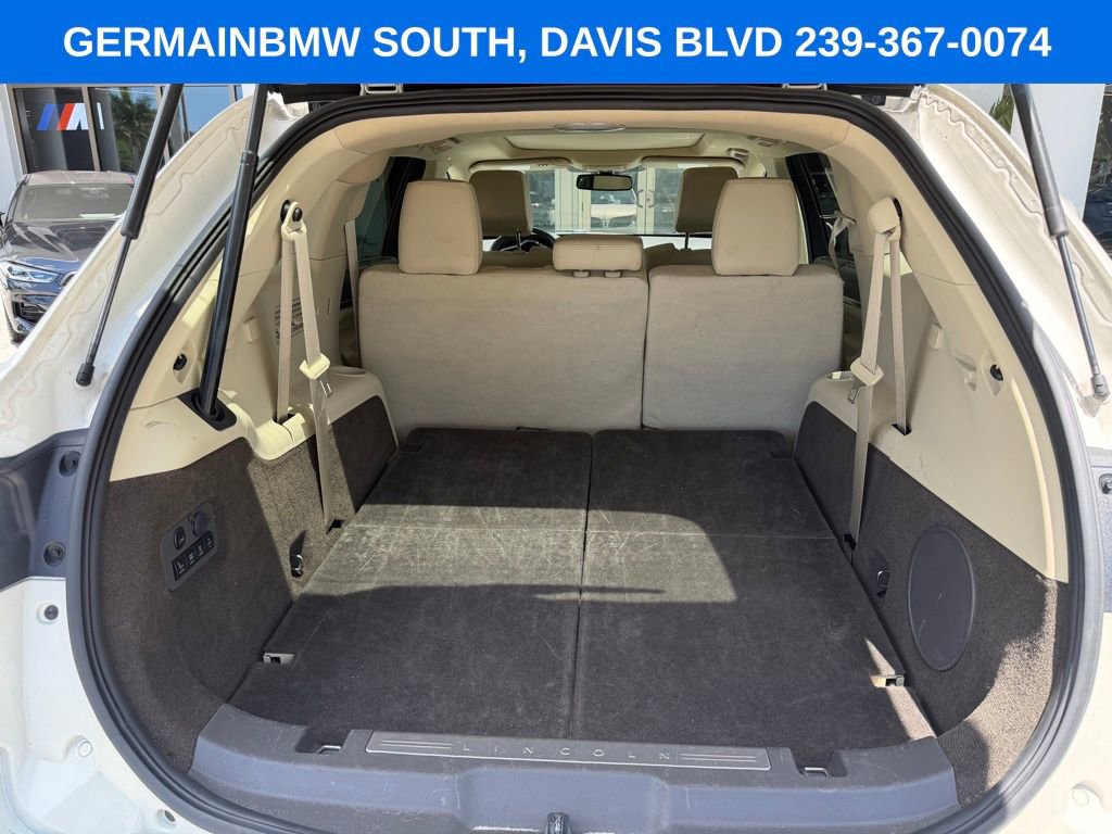 Used 2013 Lincoln MKT AWD image 17