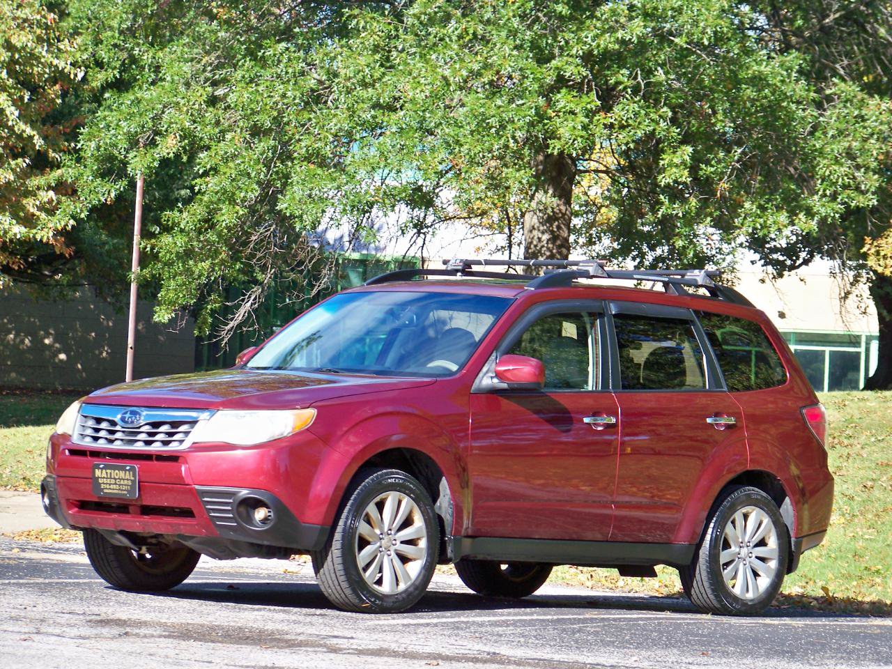 Used 2013 Subaru Forester 2.5X Premium w/ Popular Pkg 3 AWD/4WD image 4