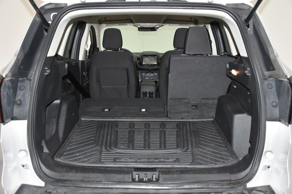Used 2019 Ford Escape SE FWD image 29