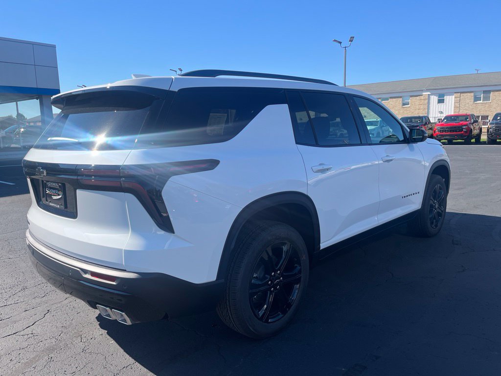 New 2027 Chevrolet Traverse LT w/ Midnight/Sport Edition FWD image 7