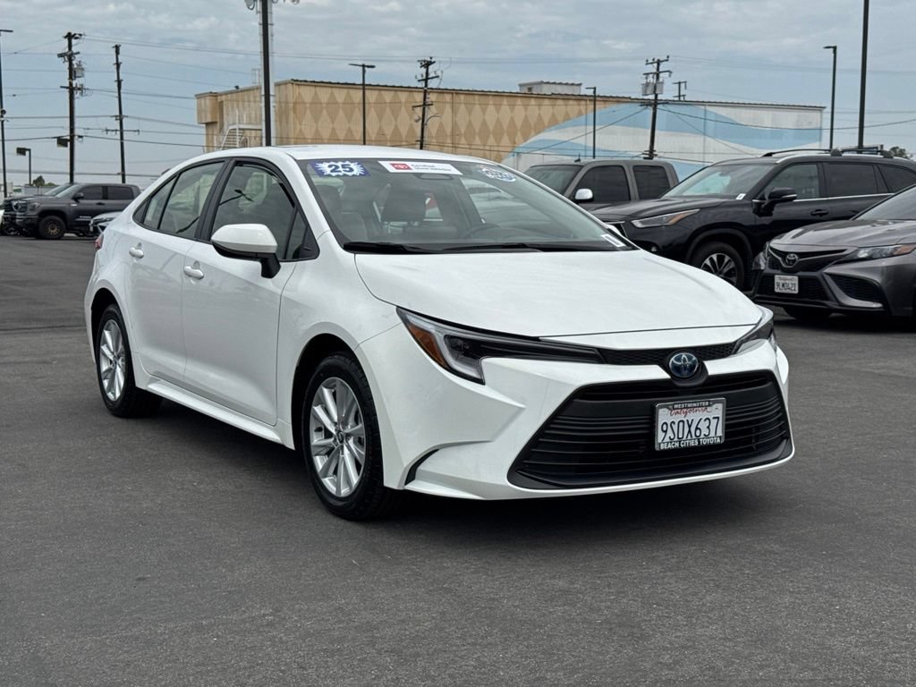 Certified 2025 Toyota Corolla LE w/ LE Premium Package FWD image 1