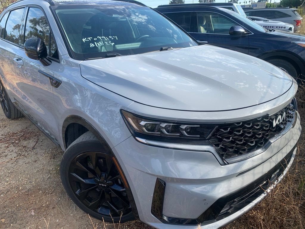 Certified 2022 Kia Sorento SX FWD image 3