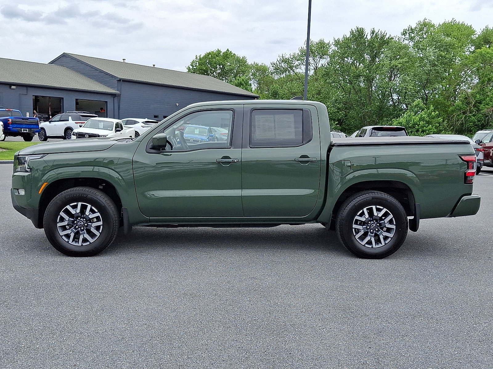 Certified 2023 Nissan Frontier SV w/ SV Convenience Package AWD/4WD image 4