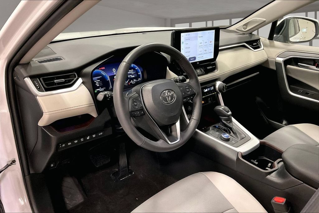 Used 2023 Toyota RAV4 Limited AWD/4WD image 18