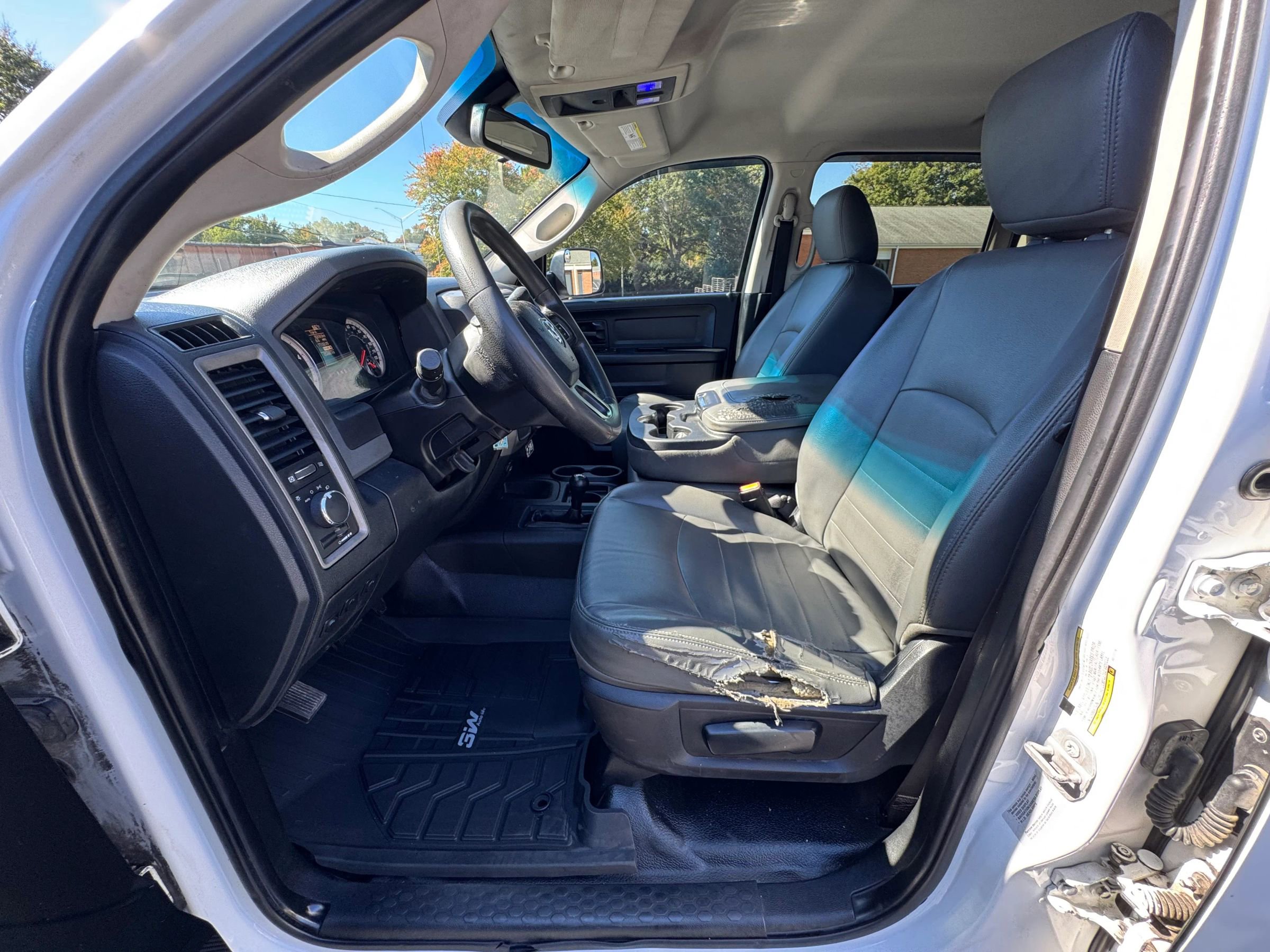 Used 2016 RAM 3500 Tradesman w/ Chrome Appearance Group image 15