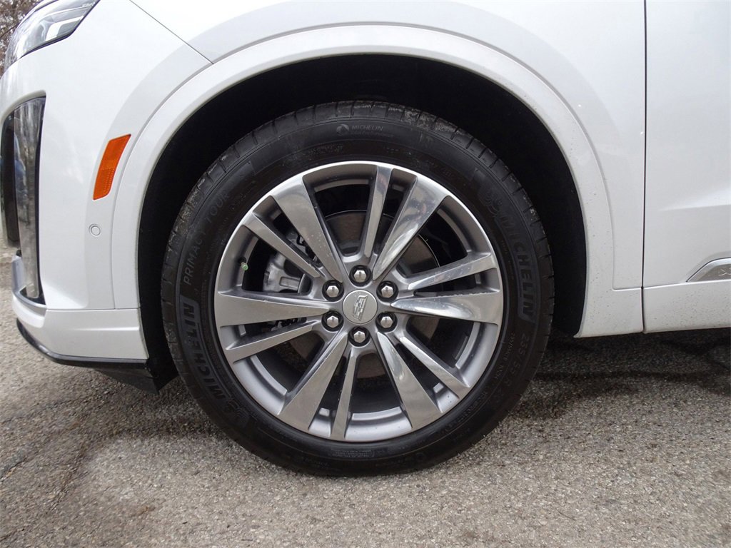 Certified 2025 Cadillac XT6 Premium Luxury w/ Platinum Package image 28