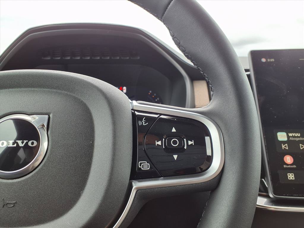 New 2026 Volvo XC90 B6 Plus w/ Protection Package Premier AWD/4WD image 16