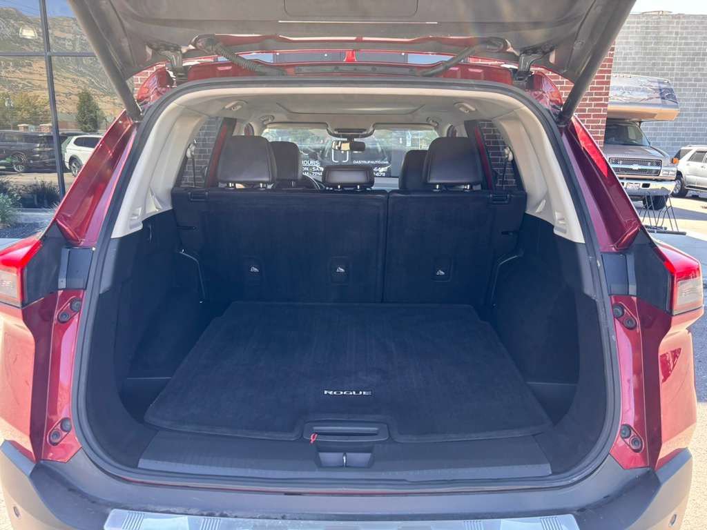 Used 2021 Nissan Rogue SV w/ Premium Package image 29