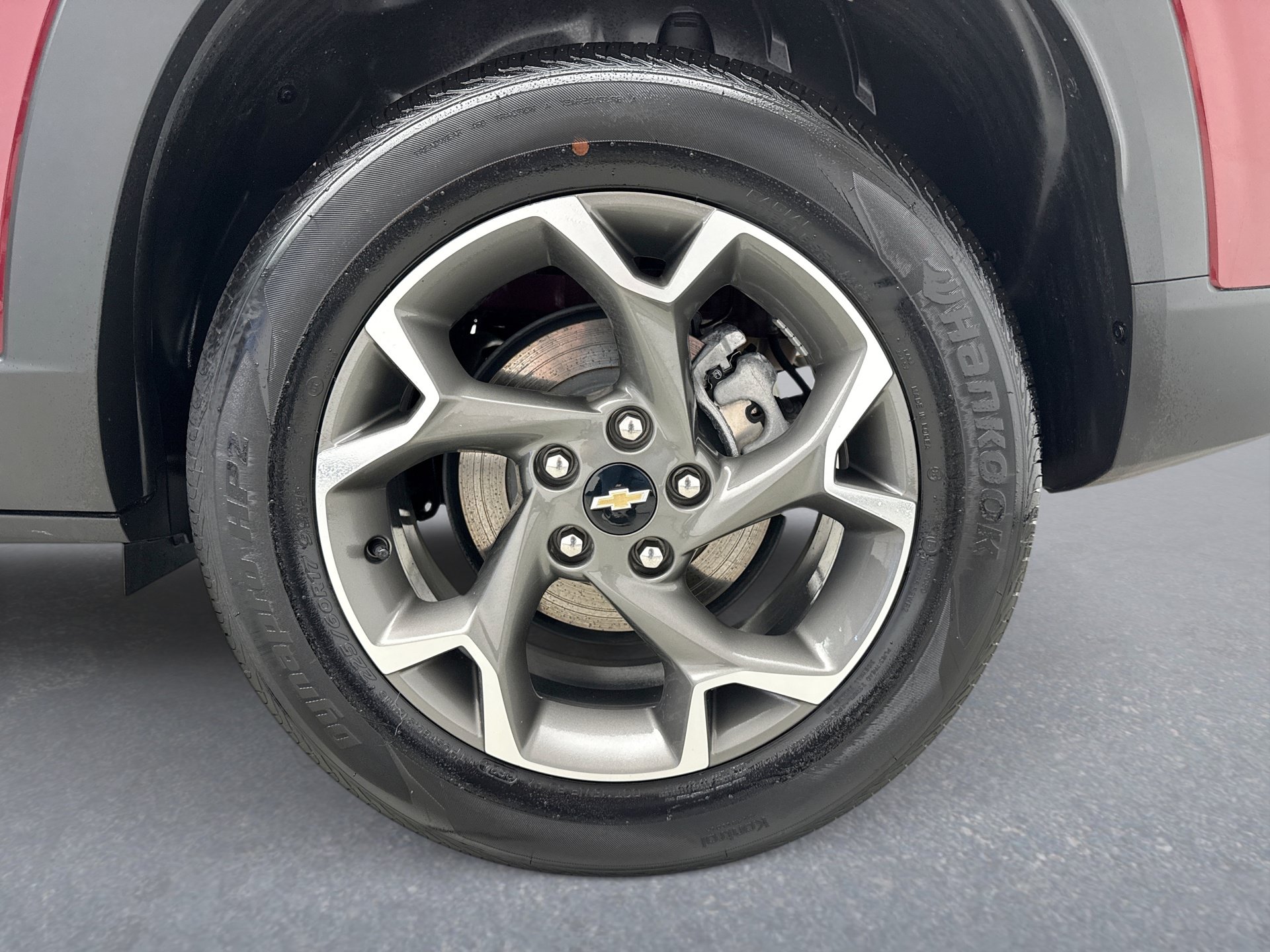Used 2025 Chevrolet Trax LT FWD image 25