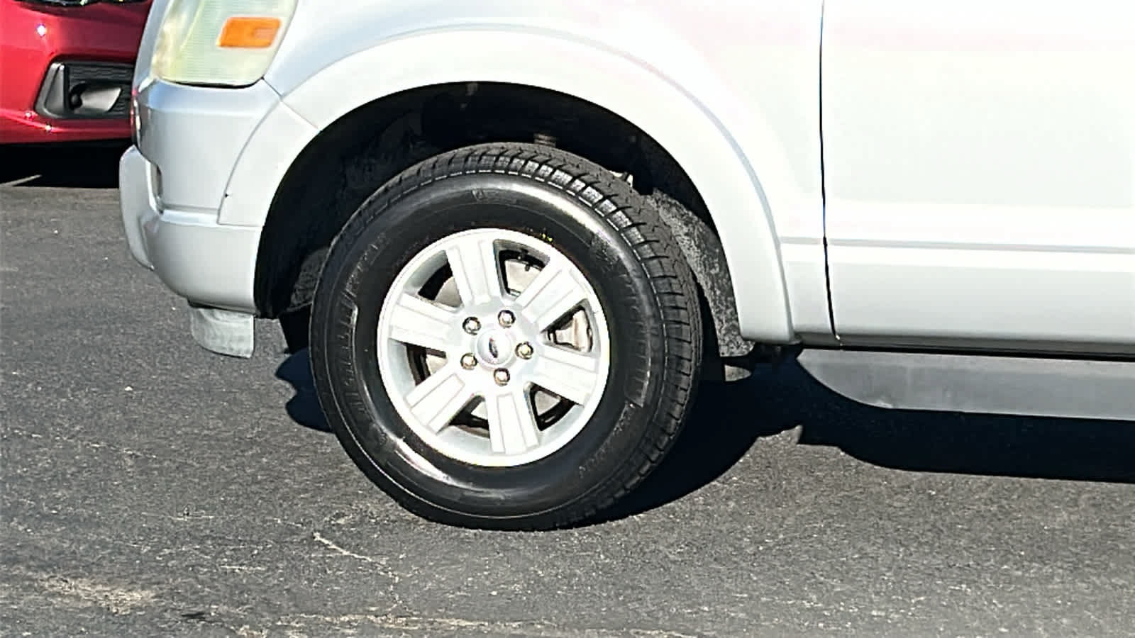 Used 2010 Ford Explorer XLT RWD image 9