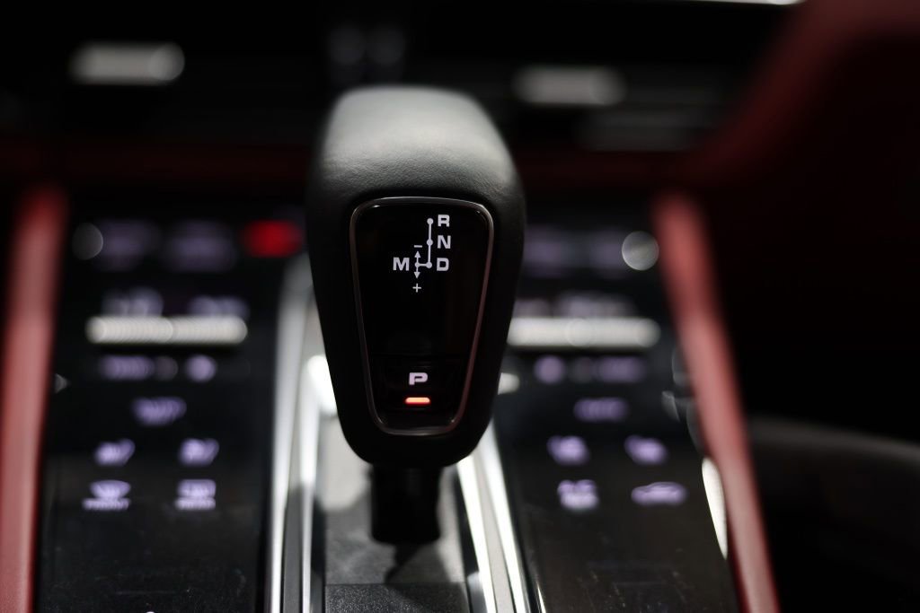 Used 2022 Porsche Cayenne Turbo image 19