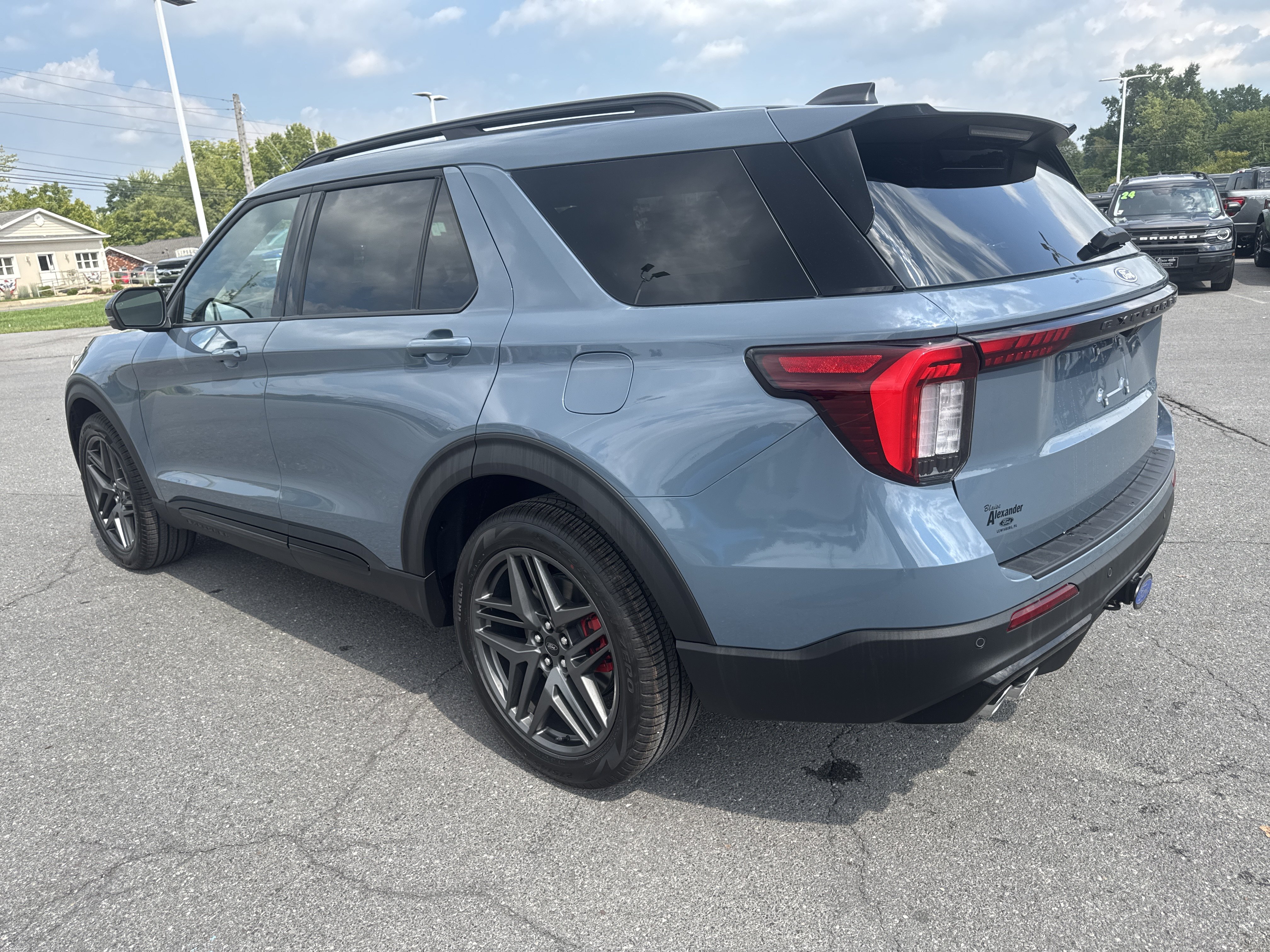 New 2027 Ford Explorer ST w/ Sun And Sound Package AWD/4WD image 6