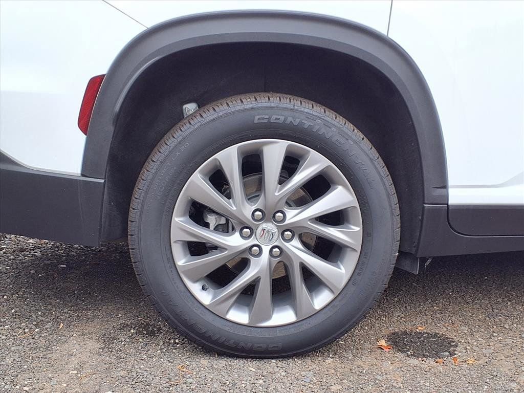 Used 2025 Buick Enclave Preferred w/ Power Package image 4