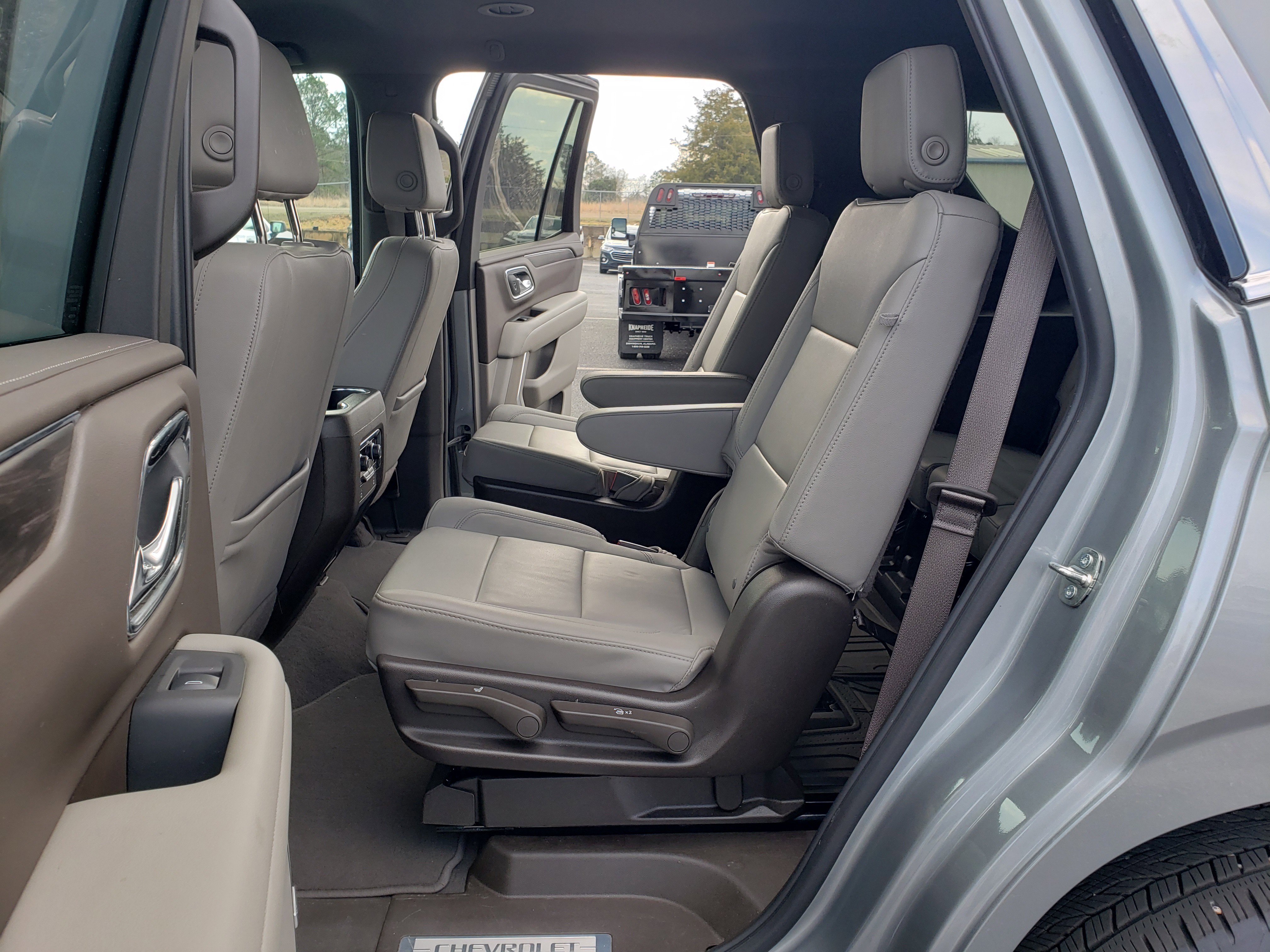 Used 2024 Chevrolet Tahoe LT w/ Luxury Package image 32