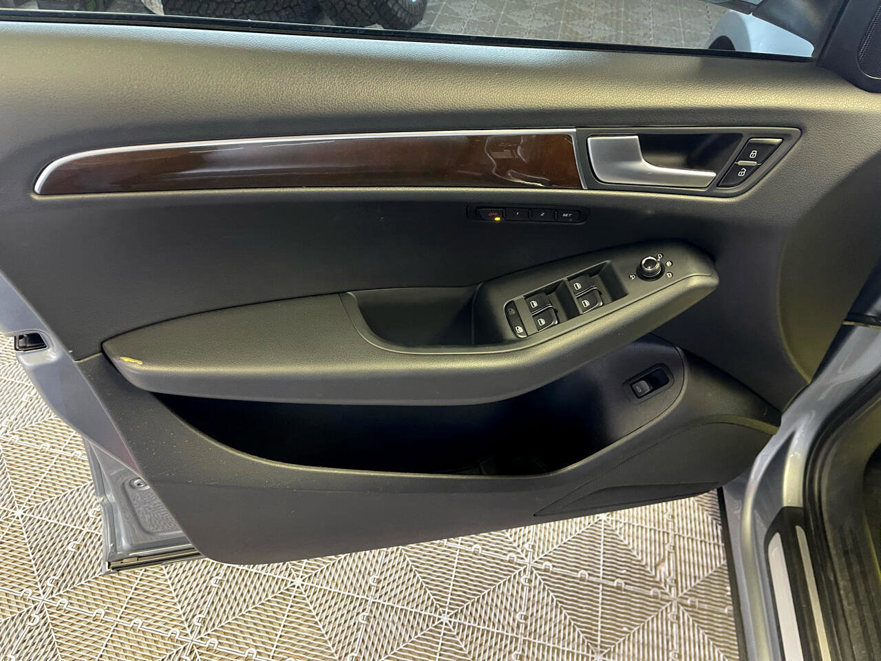 Used 2011 Audi Q5 2.0T Premium Plus image 25