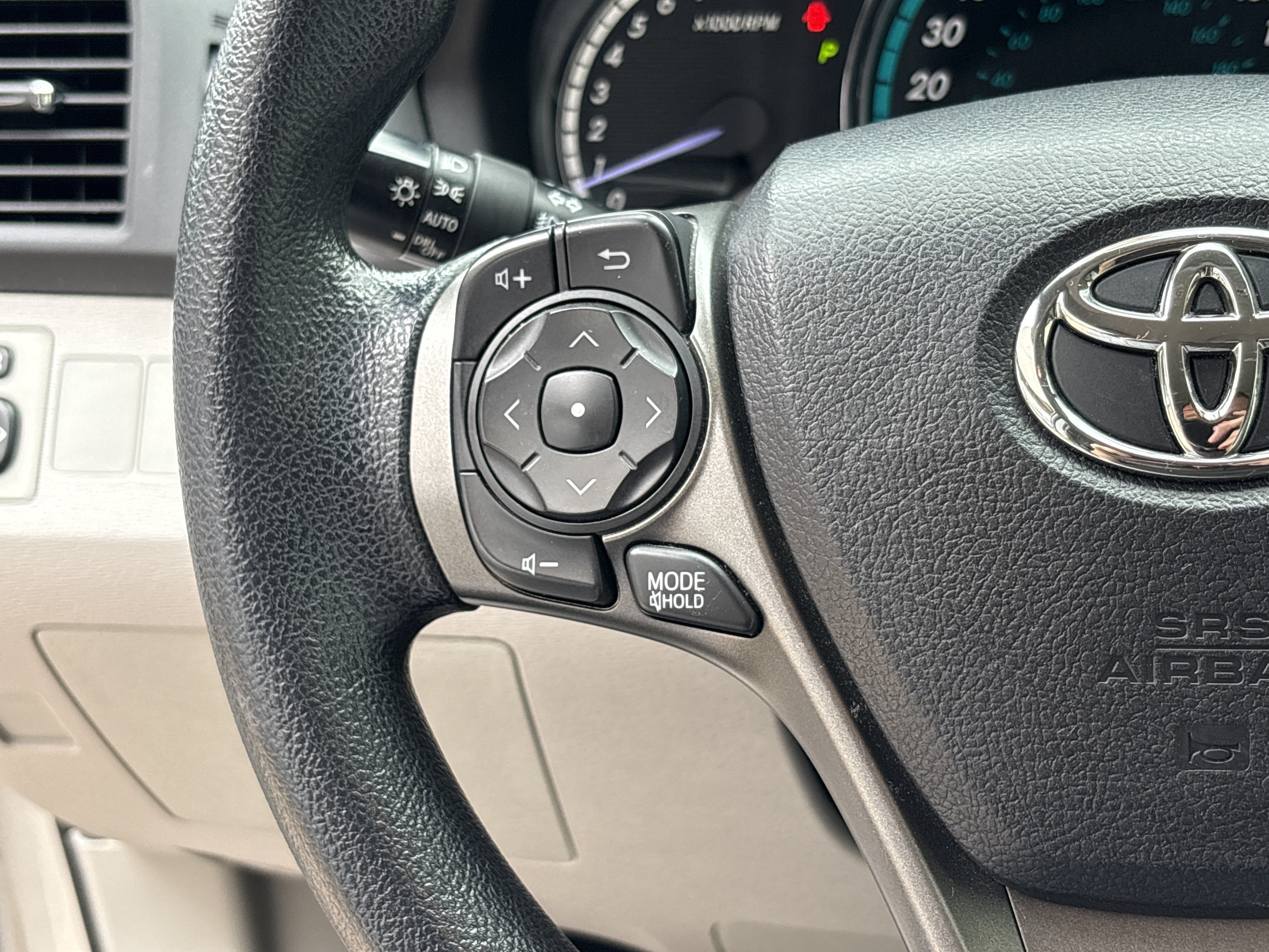 Used 2014 Toyota Venza LE FWD image 19