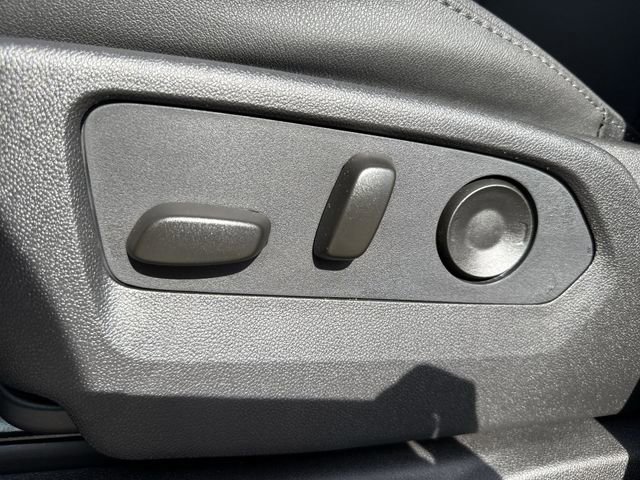 New 2026 GMC Sierra 2500 SLT w/ SLT Convenience Package image 12