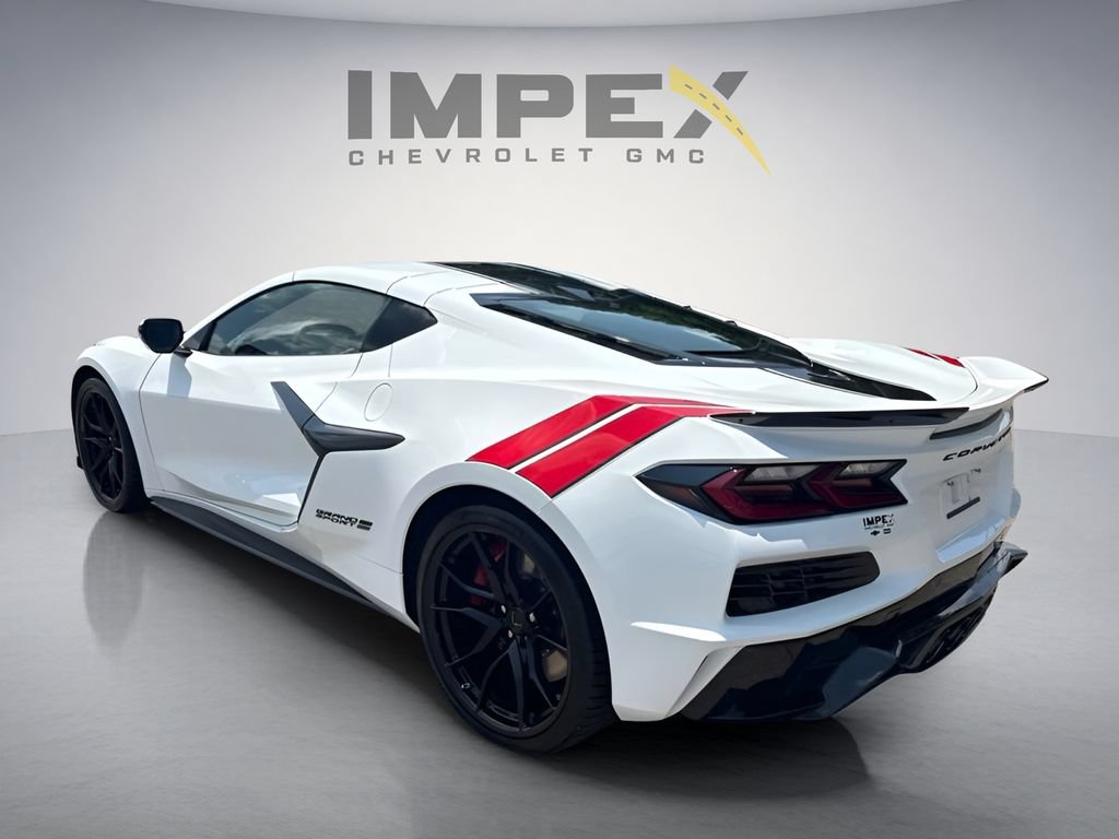 New 2027 Chevrolet Corvette Grand Sport w/ Z52 Sport Performance Package RWD image 3