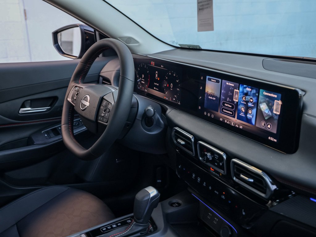 New 2026 Nissan Sentra SR w/ SR Premium Package FWD image 20