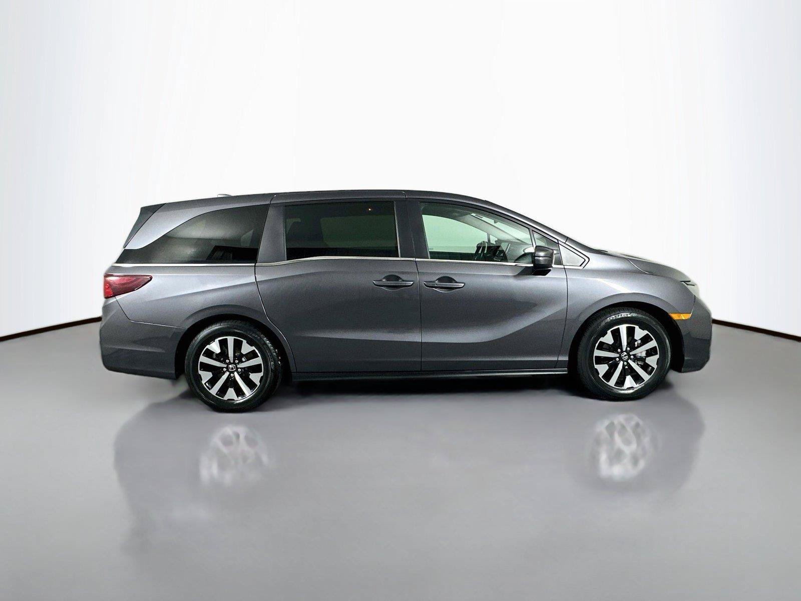Certified 2025 Honda Odyssey EX-L image 18