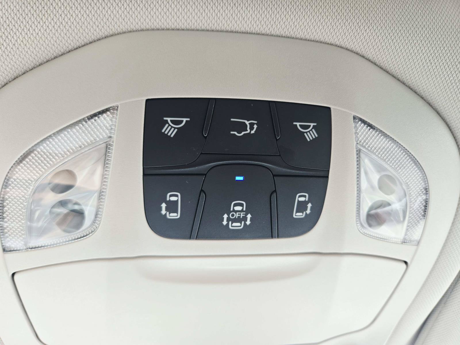 Used 2024 Chrysler Pacifica Limited FWD image 37