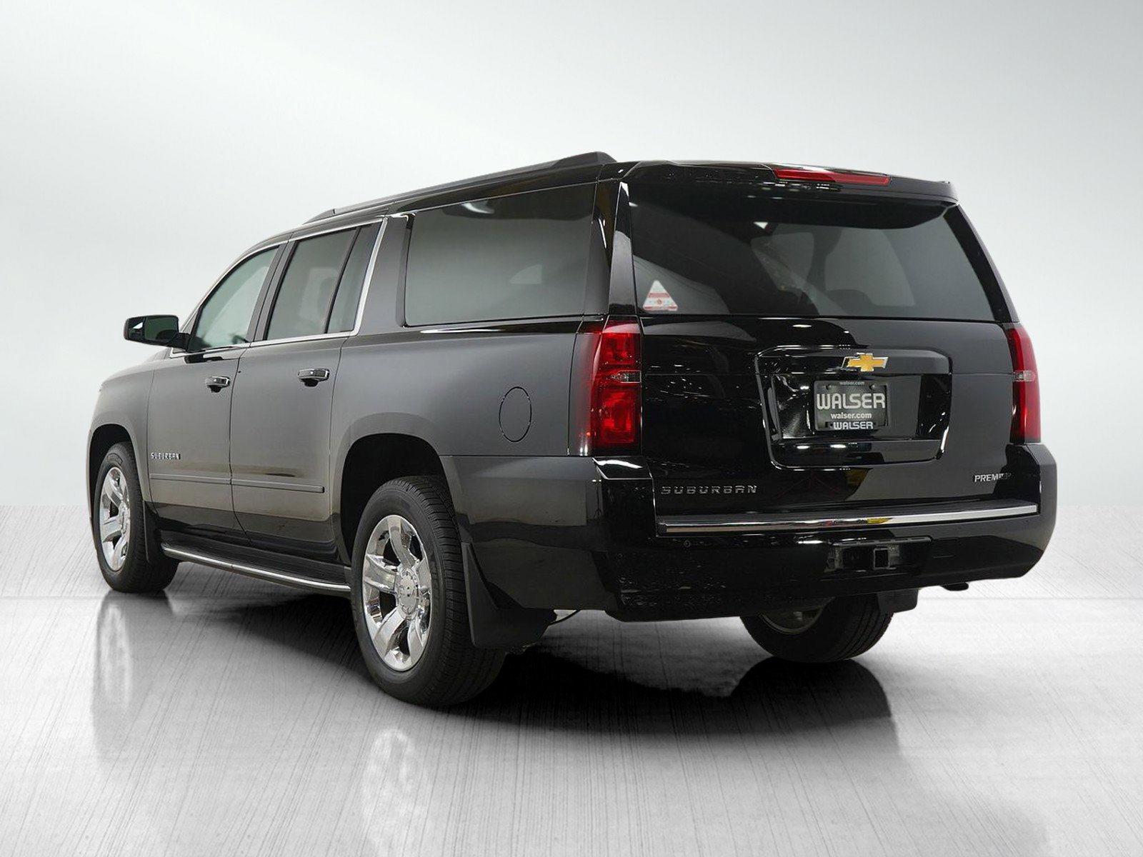Used 2019 Chevrolet Suburban Premier AWD/4WD image 3