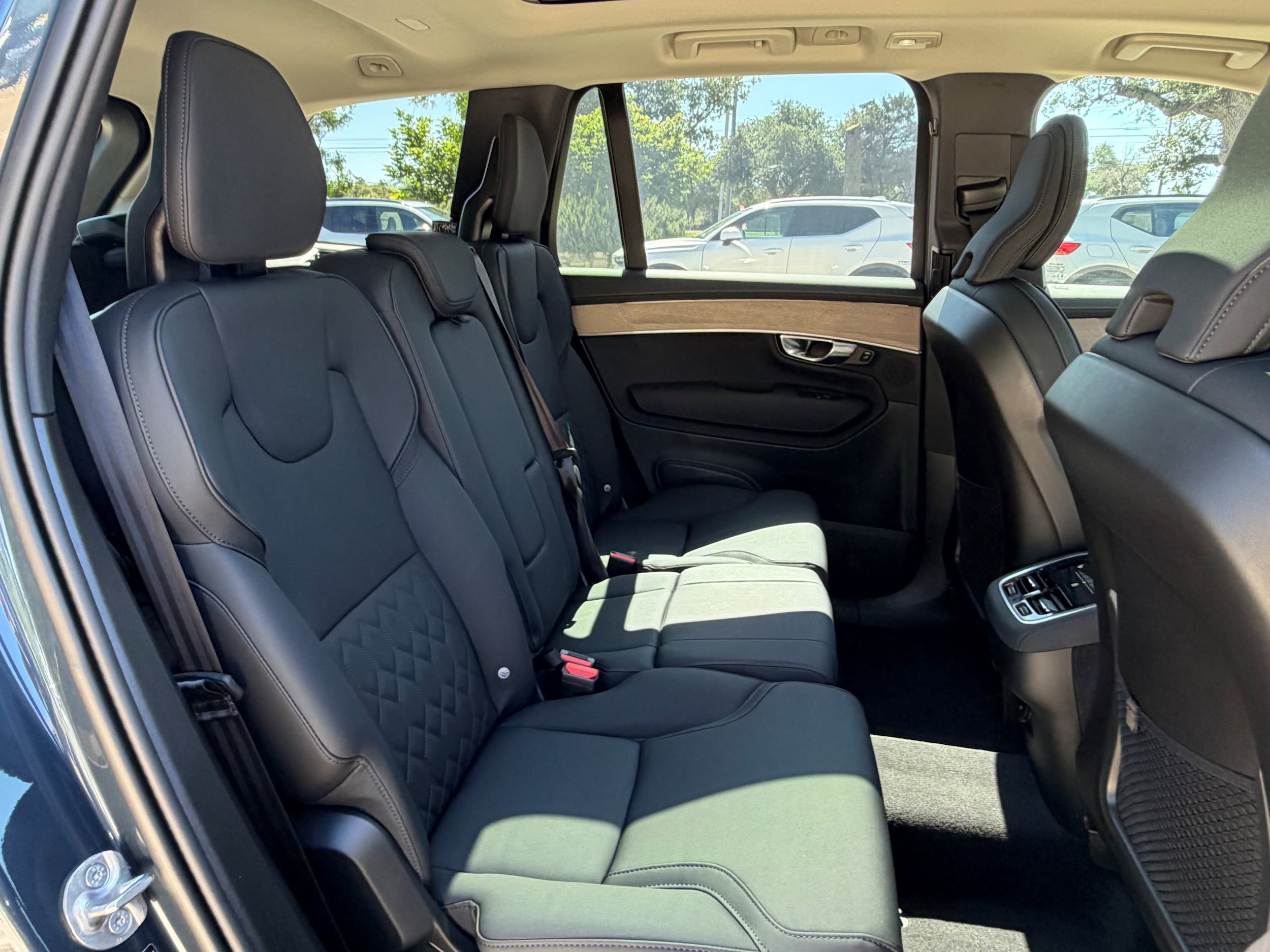 Certified 2025 Volvo XC90 B6 Plus AWD/4WD image 12