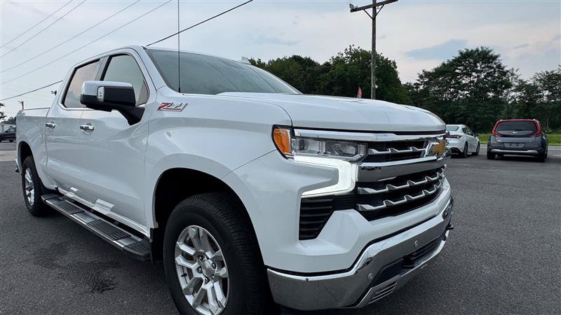 Used 2023 Chevrolet Silverado 1500 LTZ w/ LTZ Convenience Package II AWD/4WD image 19