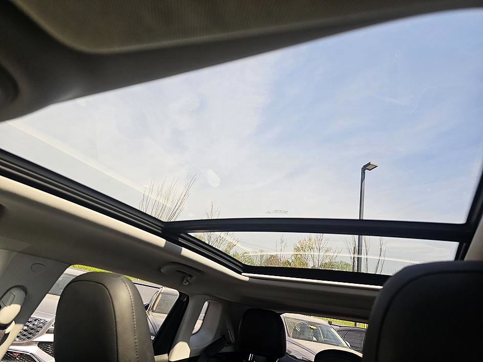 Used 2019 Jeep Compass Limited w/ Advanced Safety Group image 30