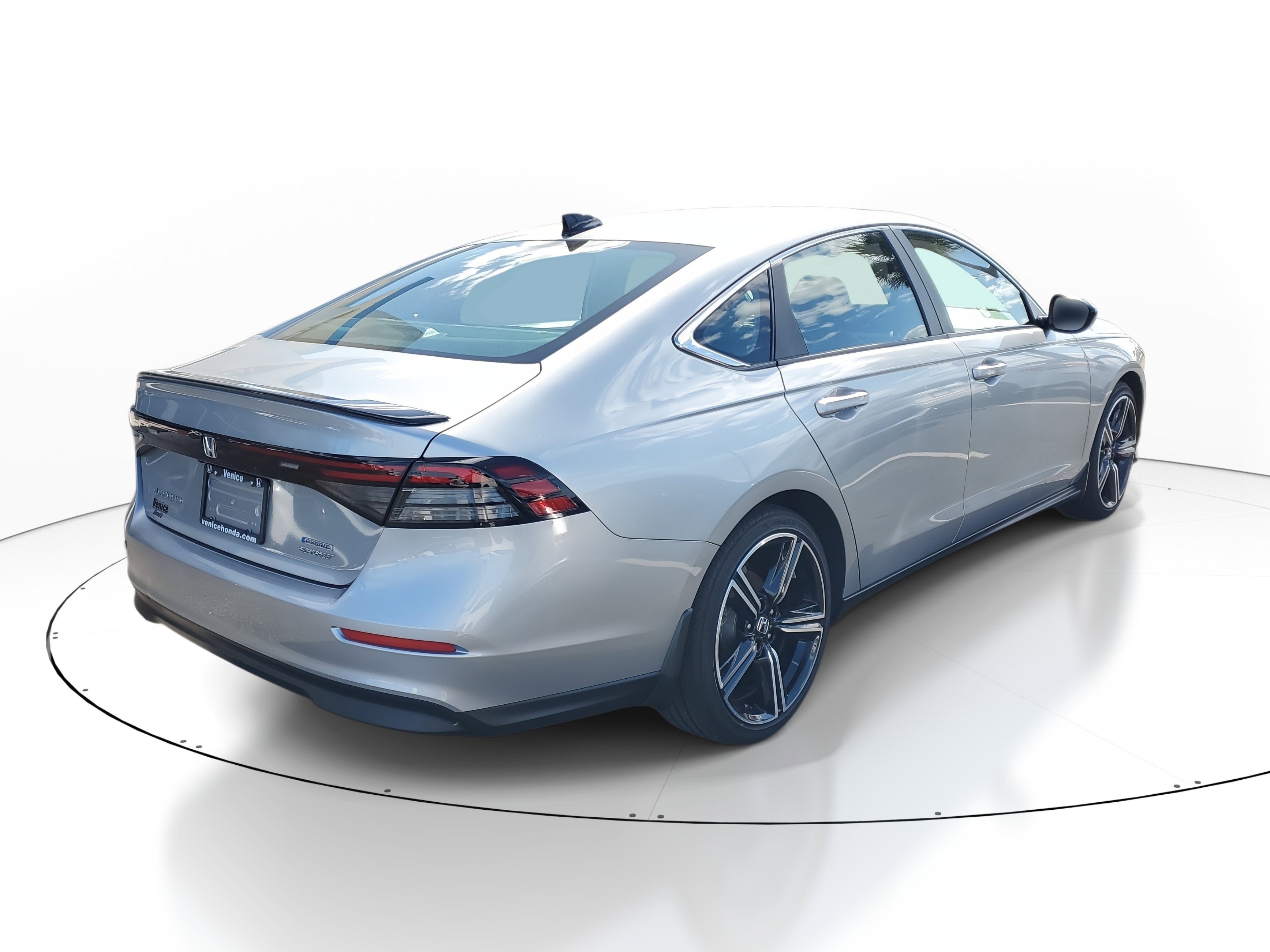 Used 2024 Honda Accord Sport image 4