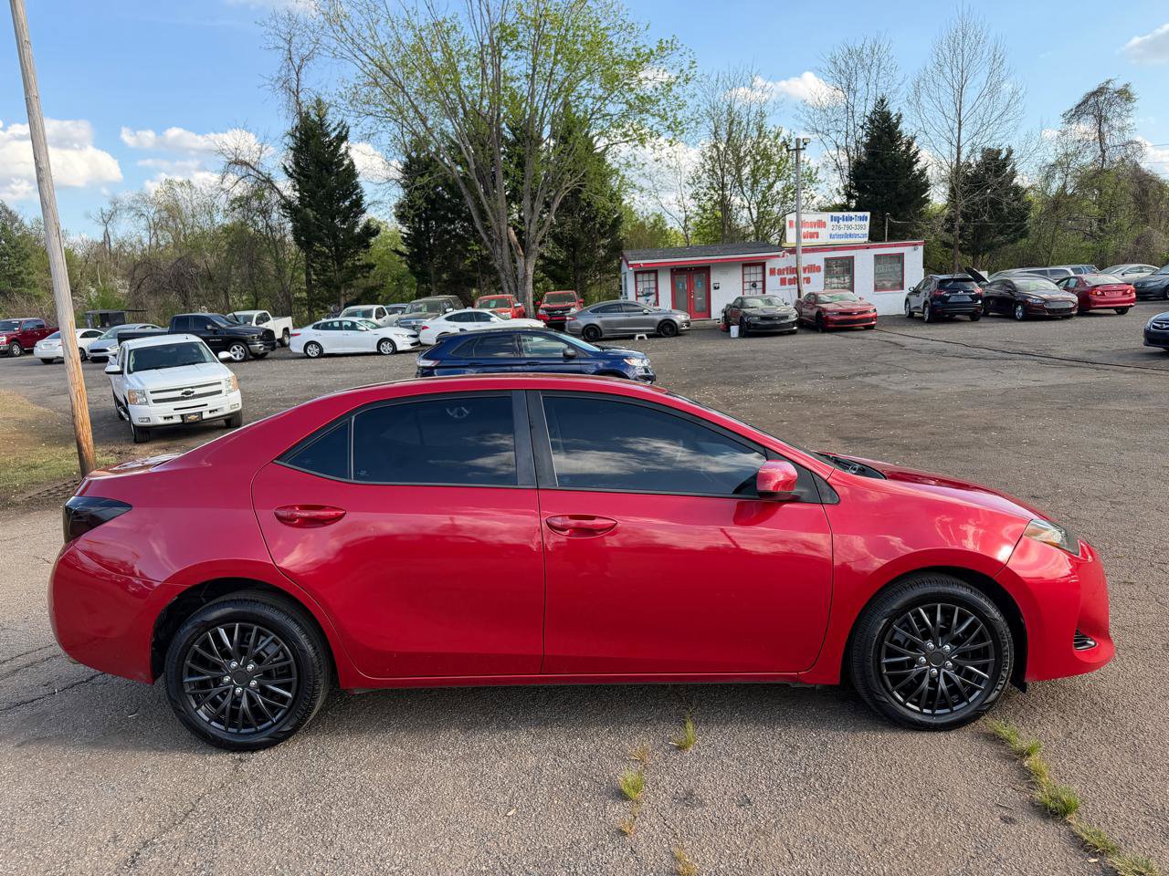 Used 2018 Toyota Corolla LE image 4