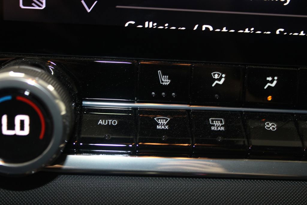 New 2025 Chevrolet Colorado Z71 w/ Midnight Edition image 40