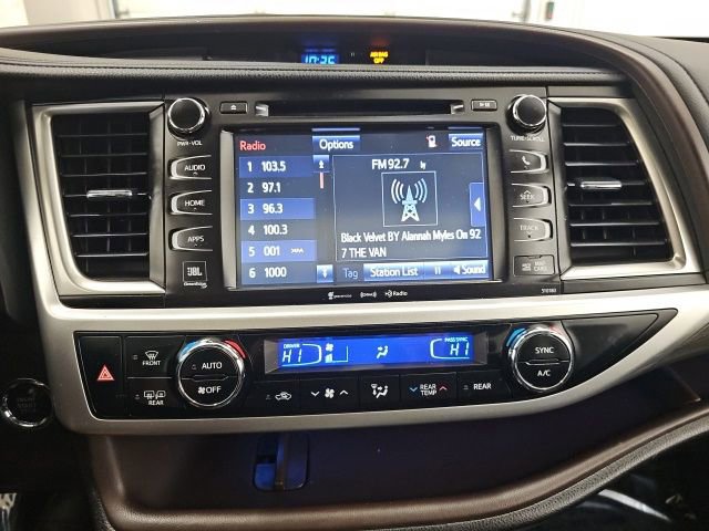 Used 2018 Toyota Highlander Limited AWD/4WD image 26