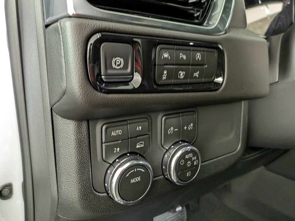 New 2026 GMC Yukon Denali AWD/4WD image 21