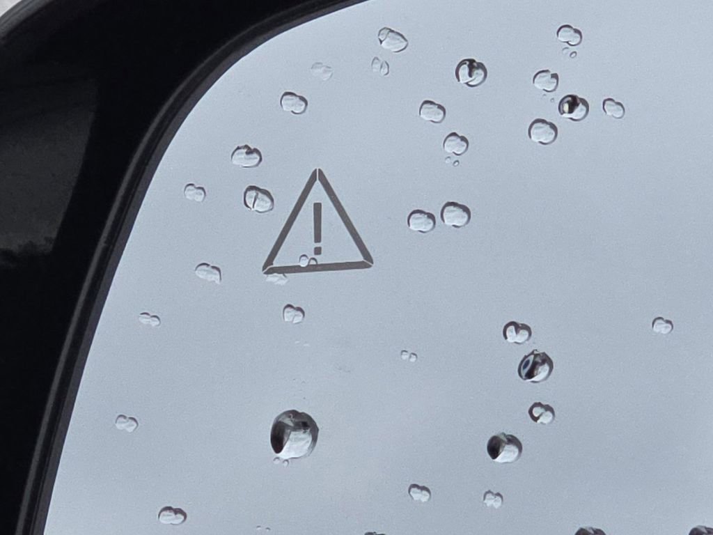 Used 2025 Kia Carnival SX w/ SX Dark Edition Package image 8