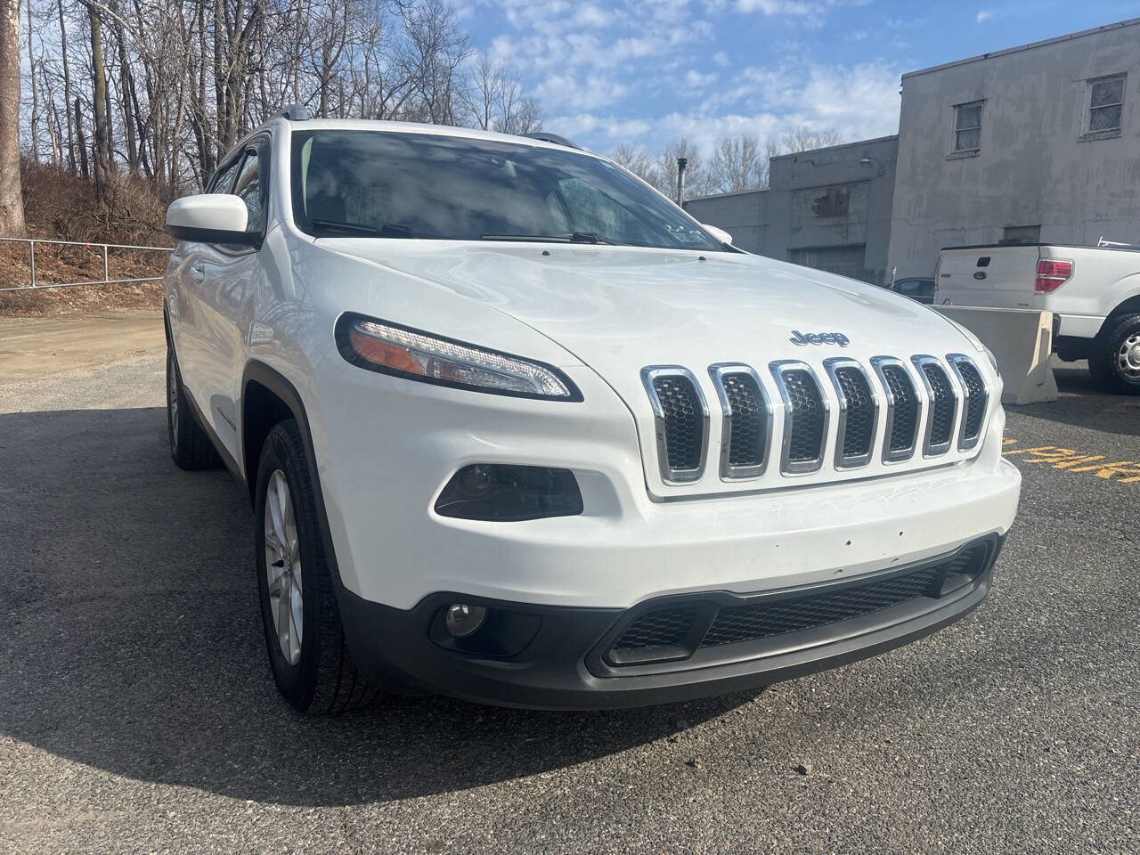 Used 2016 Jeep Cherokee Latitude w/ Cold Weather Group image 7