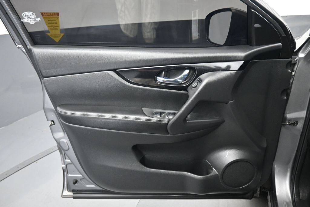 Used 2019 Nissan Rogue Sport SV AWD/4WD image 9