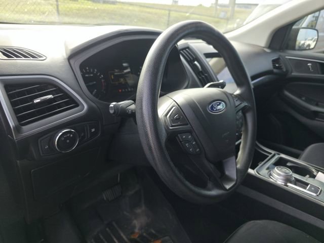 Used 2020 Ford Edge SE image 11