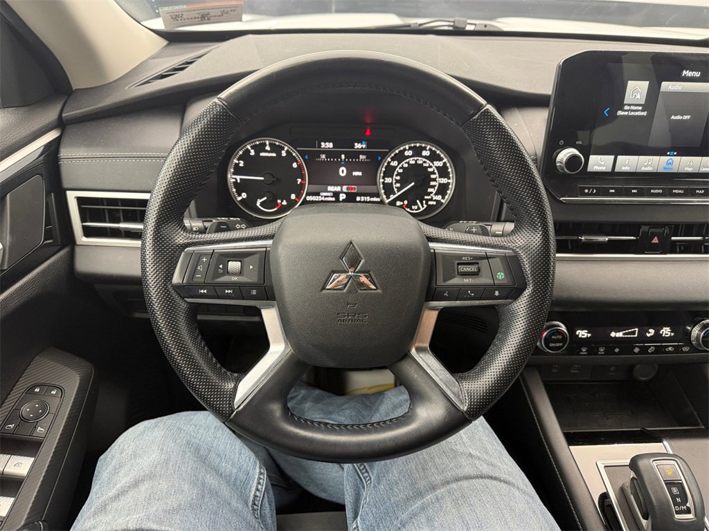 Used 2022 Mitsubishi Outlander SE image 15