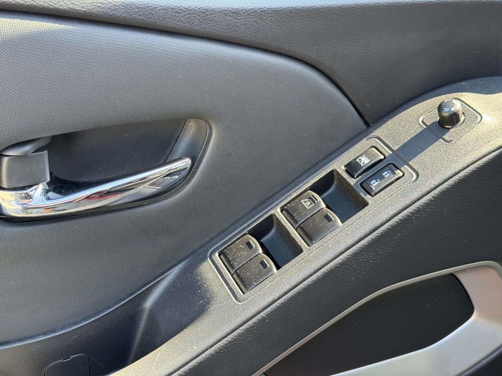 Used 2024 Nissan Frontier SV w/ Technology Package image 18