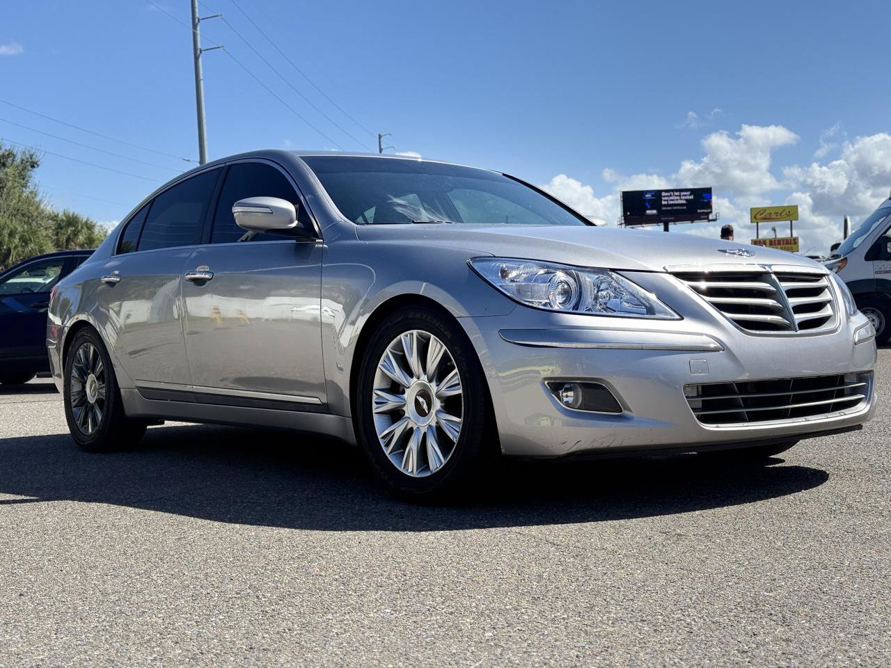Used 2009 Hyundai Genesis 3.8 w/ Premium Plus Pkg 3 RWD image 4
