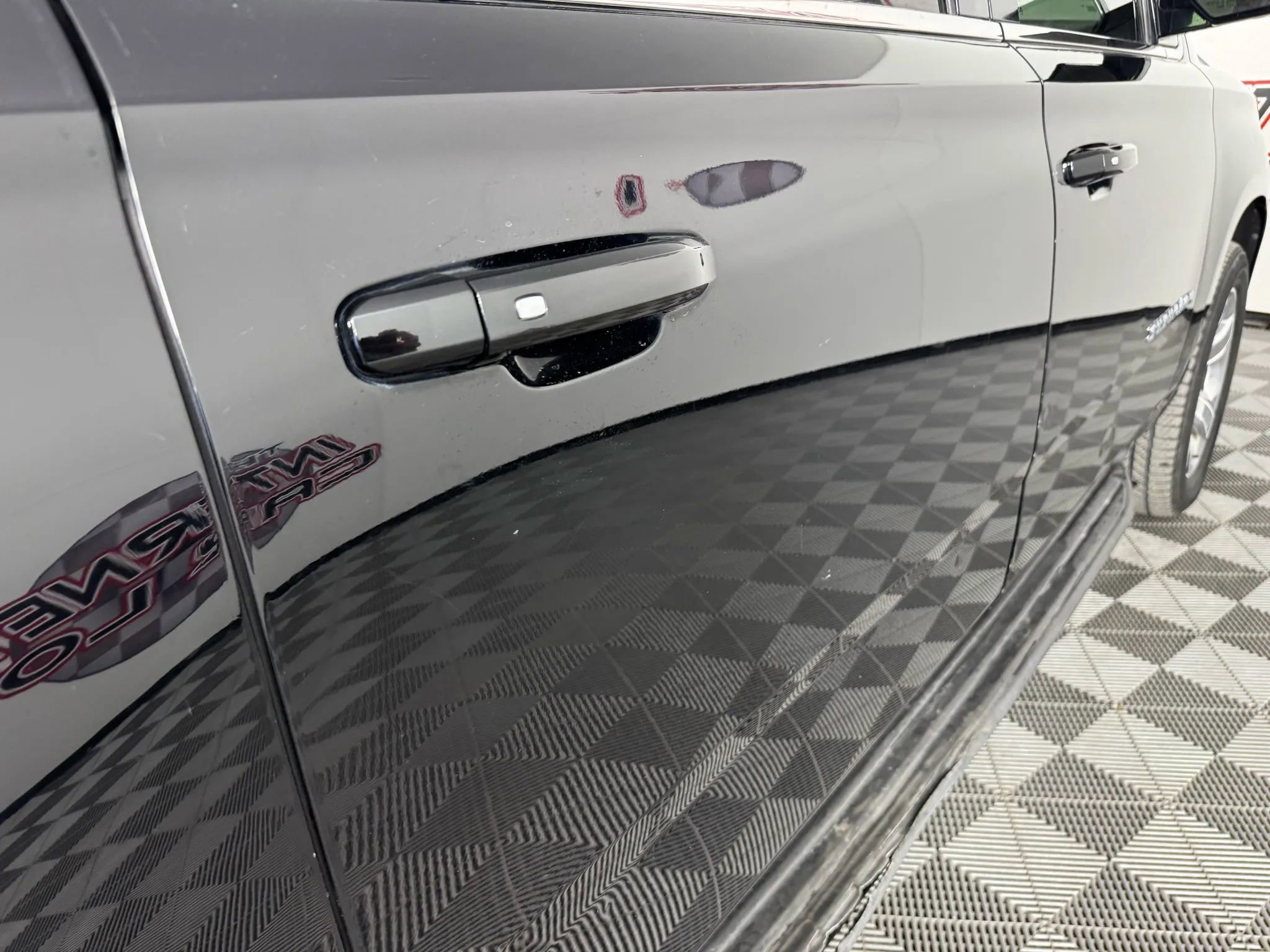 Used 2015 Chevrolet Suburban LT w/ Luxury Package image 31