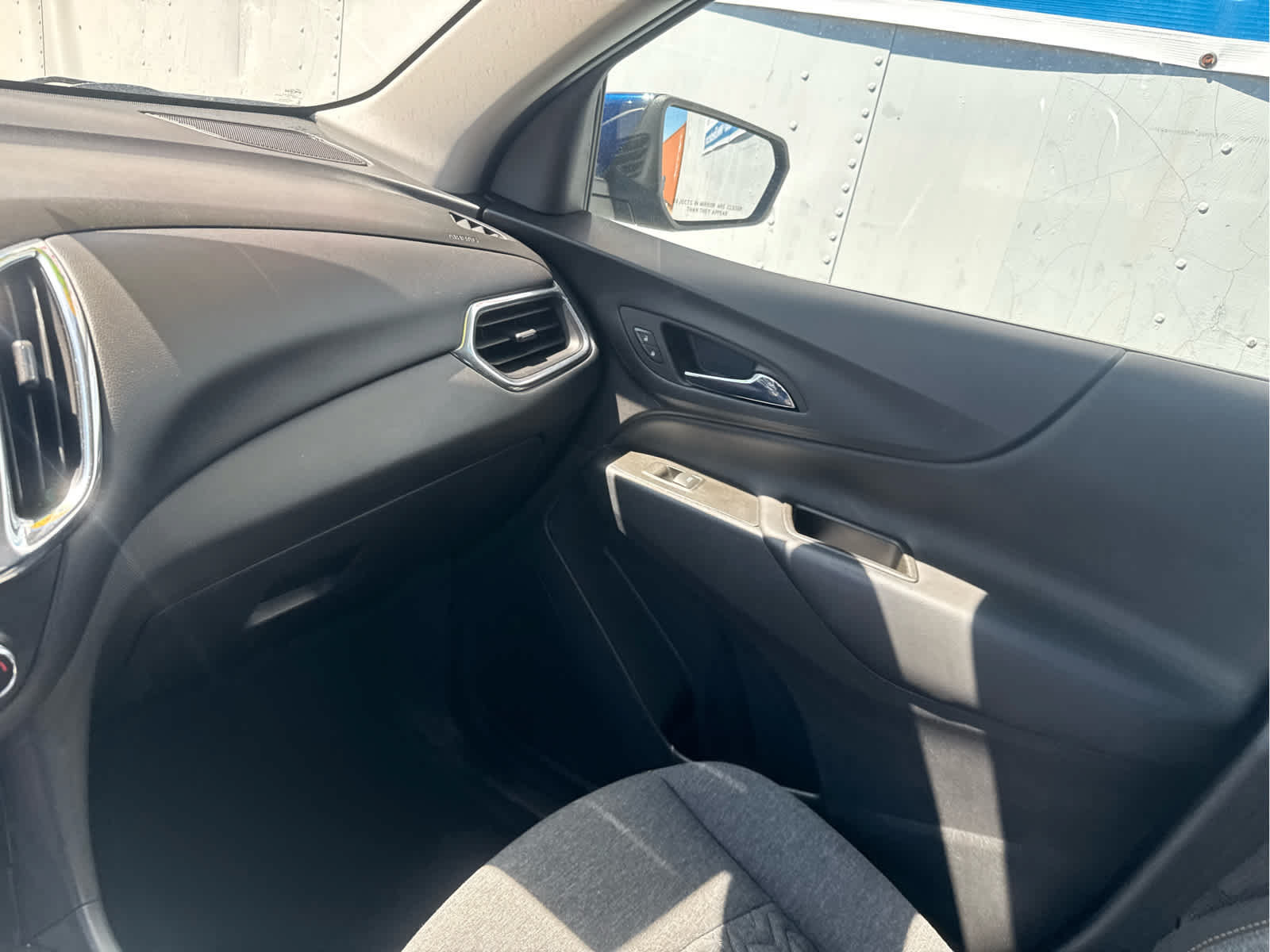 Used 2023 Chevrolet Equinox LT FWD image 23
