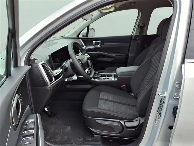 New 2026 Kia Sorento LX FWD image 16
